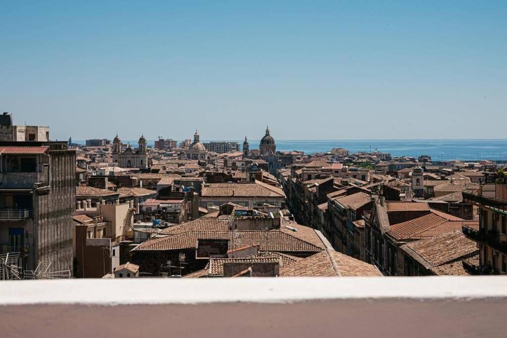 Attico In Pieno Centro Storico Di Catania Apartment Екстериор снимка