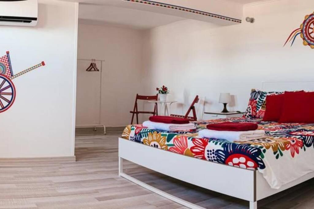Attico In Pieno Centro Storico Di Catania Apartment Екстериор снимка